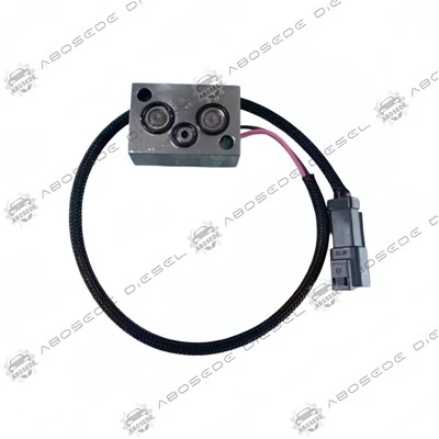 Komatsu 702-21-57400 – An Solenoid a Chothaíonn Sláine an tSoláthair Bhreosla Le linn Athruithe ar Bhrú Íseal